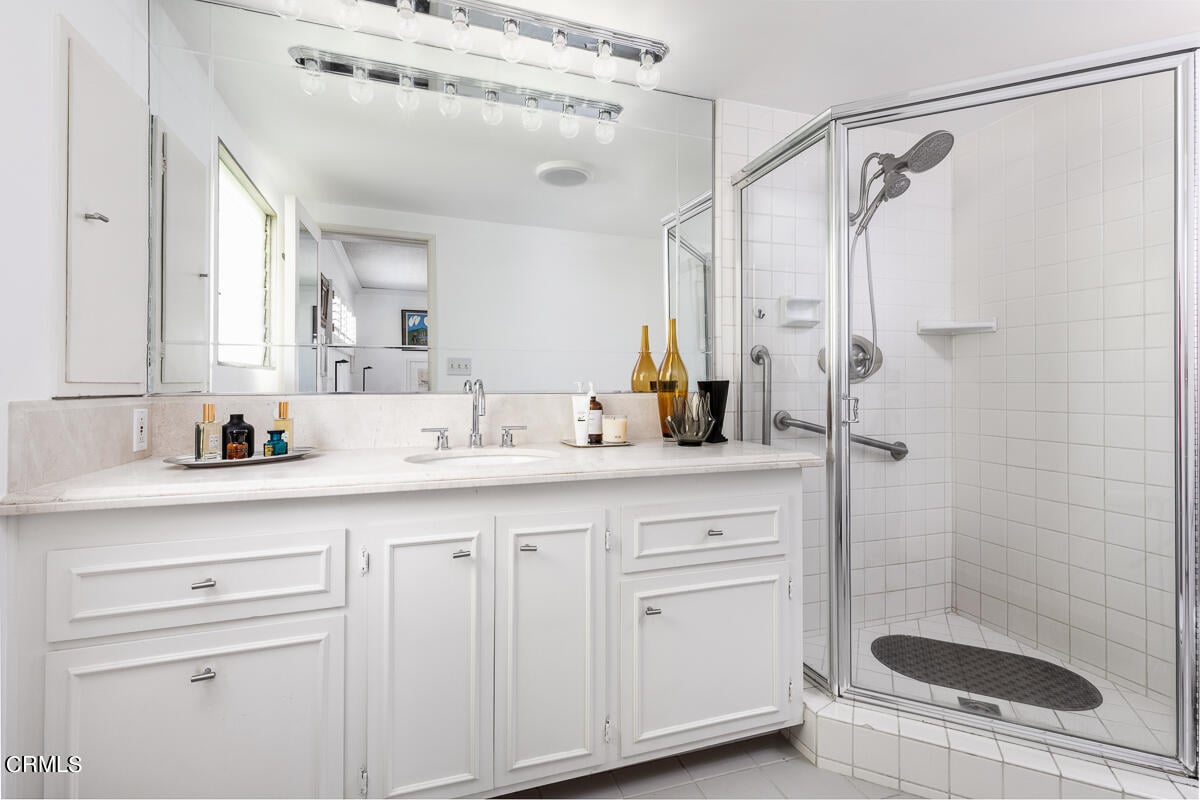 681 S Orange Grove Blvd, #5