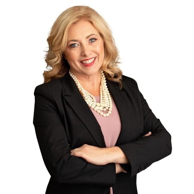 Margie Langdon Parkville, MO Real Estate Agent Headshot