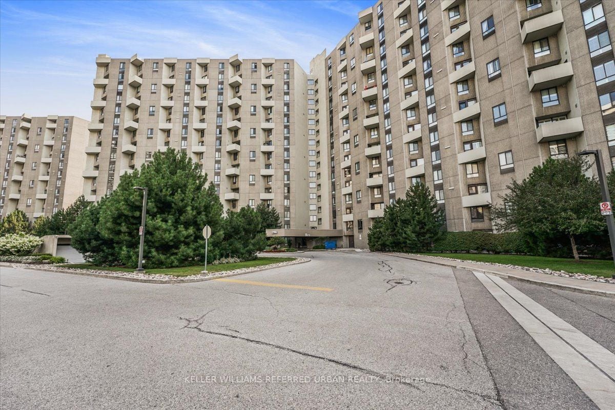 FAMILY LIVING PENTHOUSE
