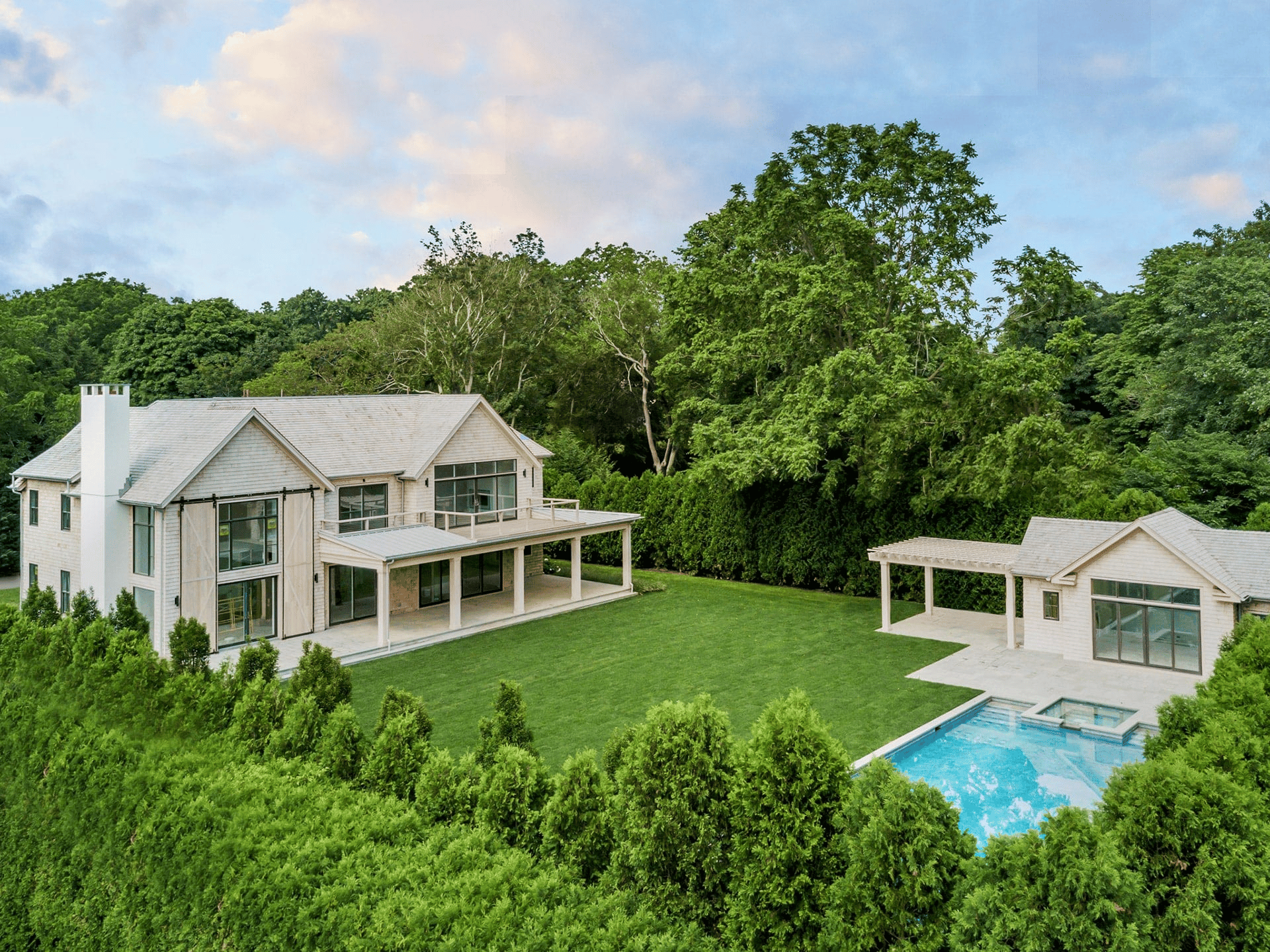 77 Newman Ave