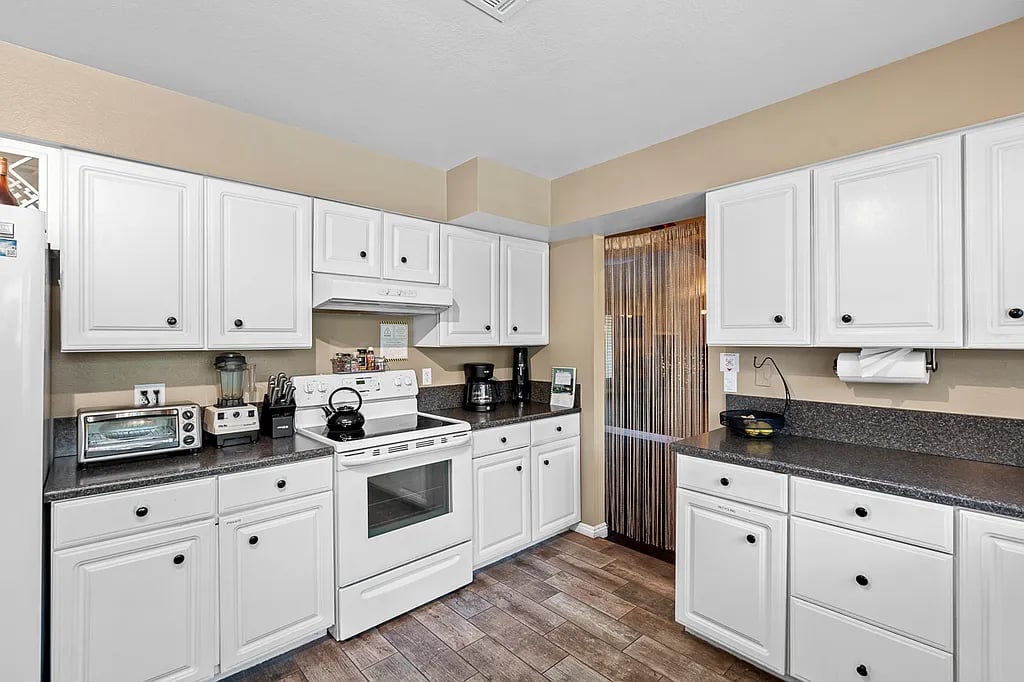 5843 Thor Dr