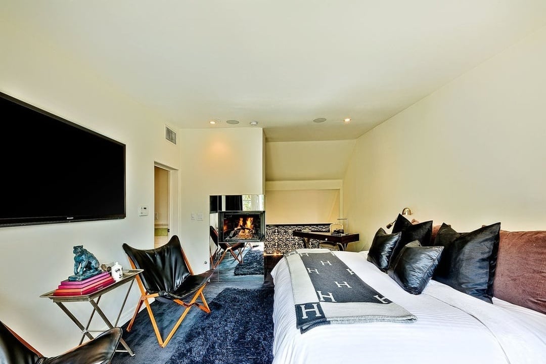 Halo Retreat, N Kings Rd, 90069