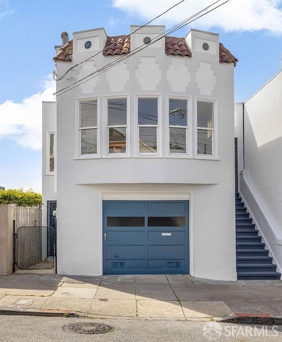 682 London Street