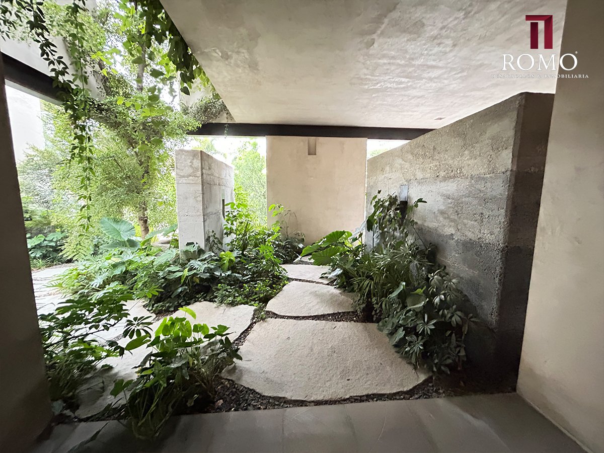 Casa en Venta Azaleas $28'800,000.00 MN