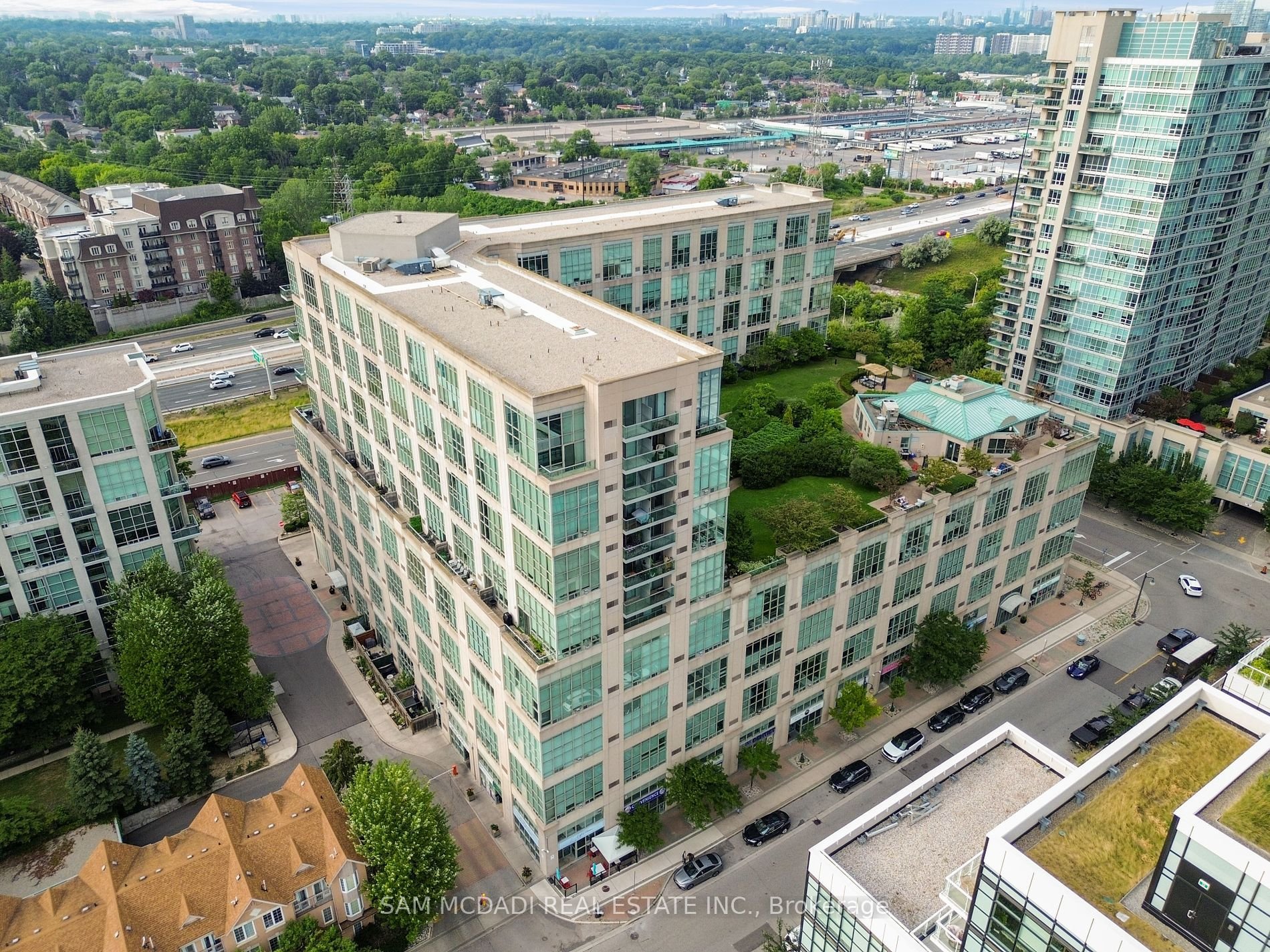 DREAMY TWO-STOREY PENTHOUSE