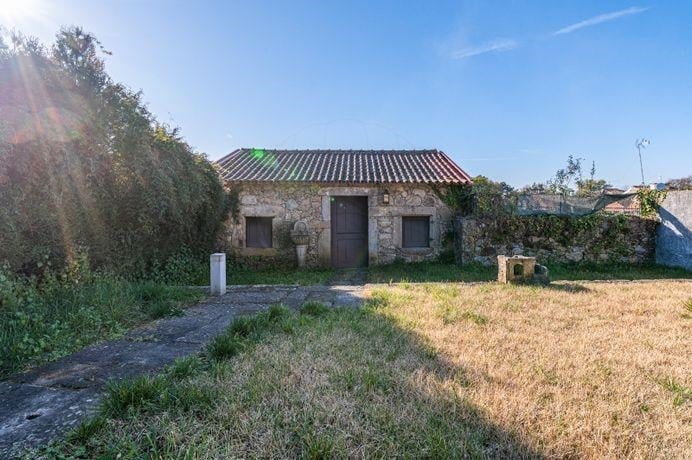 Two Restored Houses for Sale in Palmeira, Braga