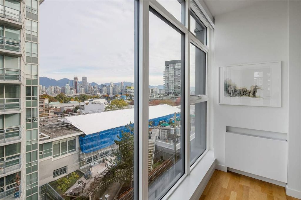 602 W 8th Ave, #1555
