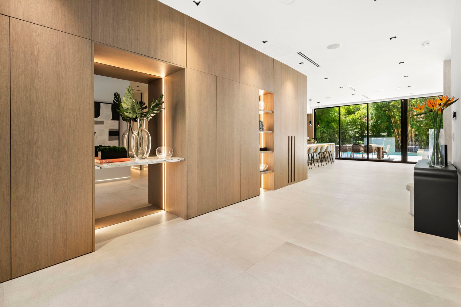 325 W 63rd St