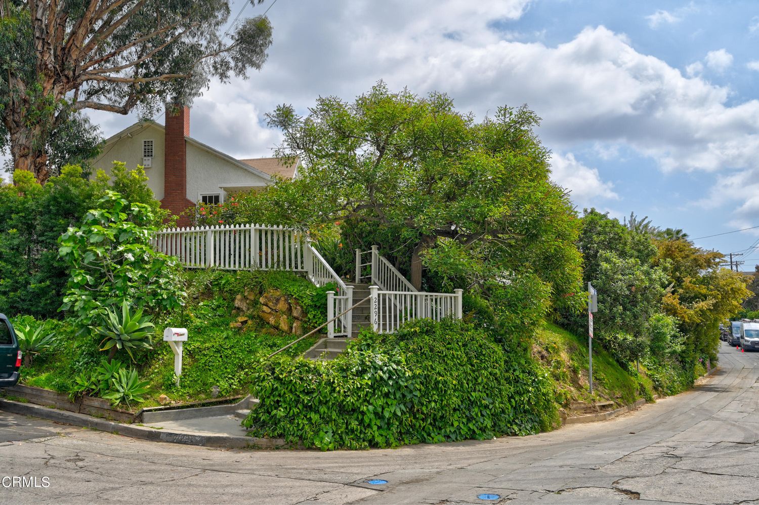 2296 Hidalgo Ave