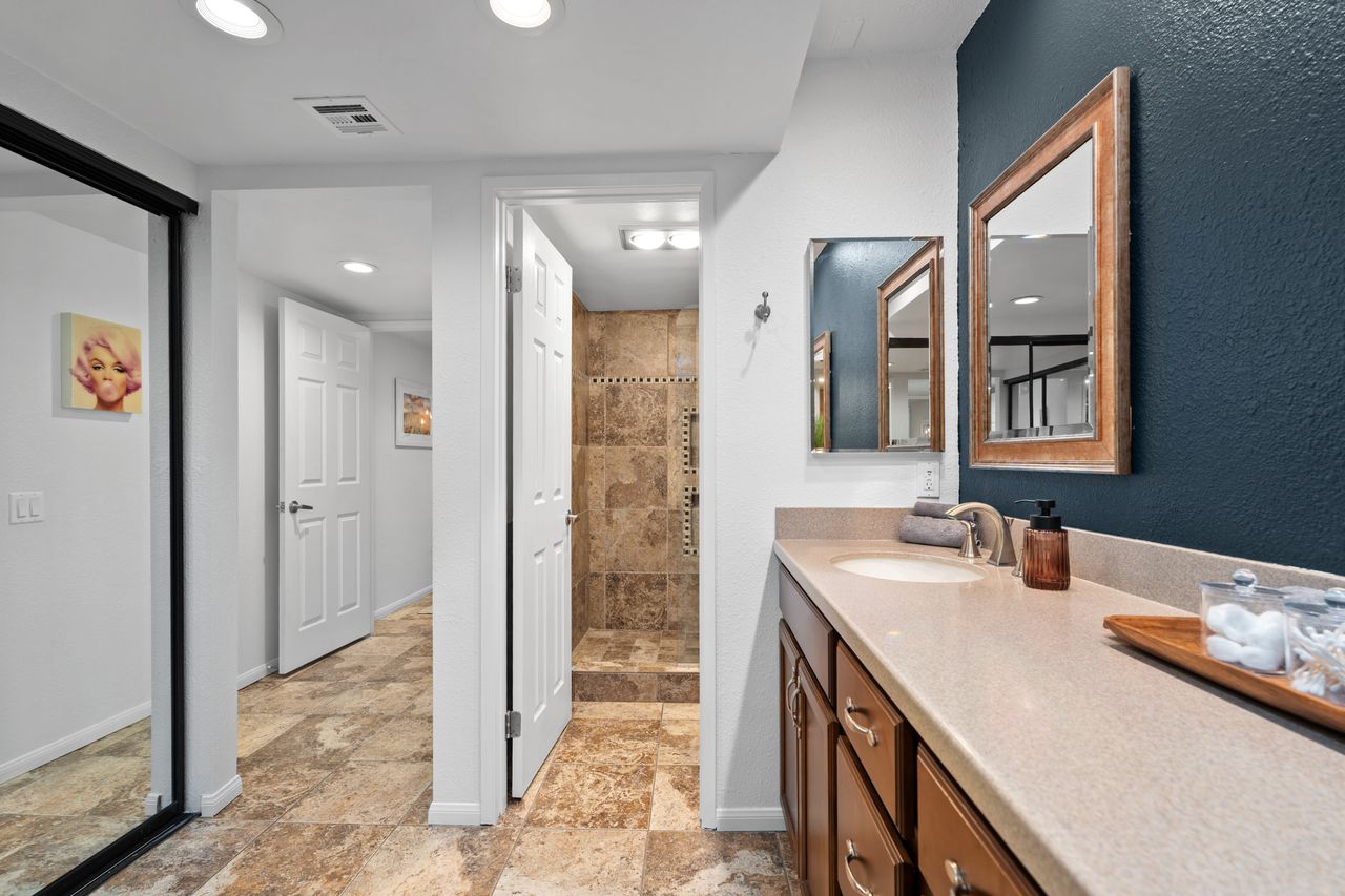 Miraleste Condo