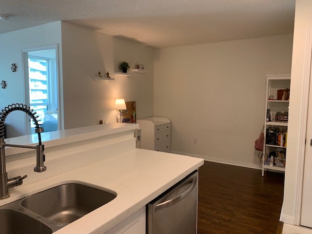 23 Lorraine Drive E 817, Toronto, ON 