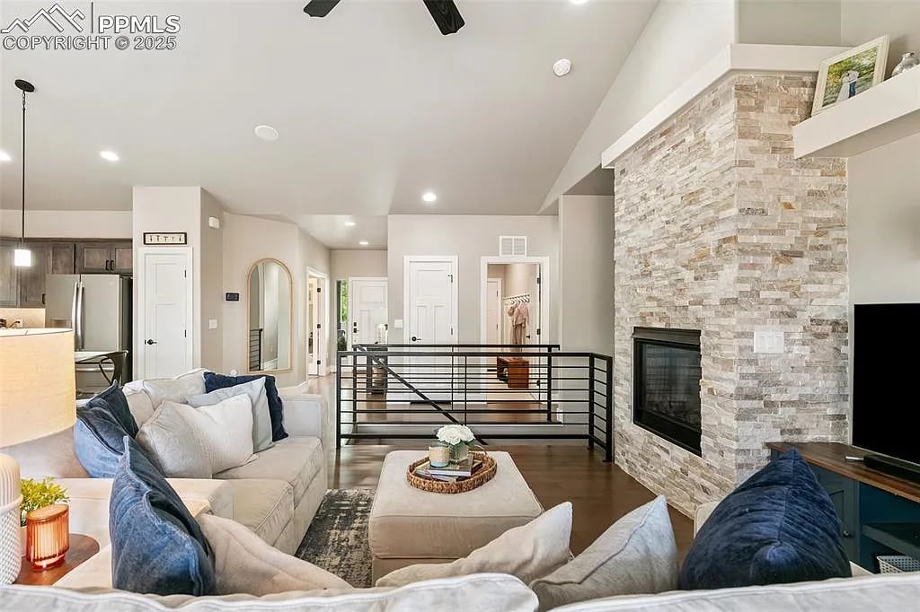 6792 David Anthony Ct