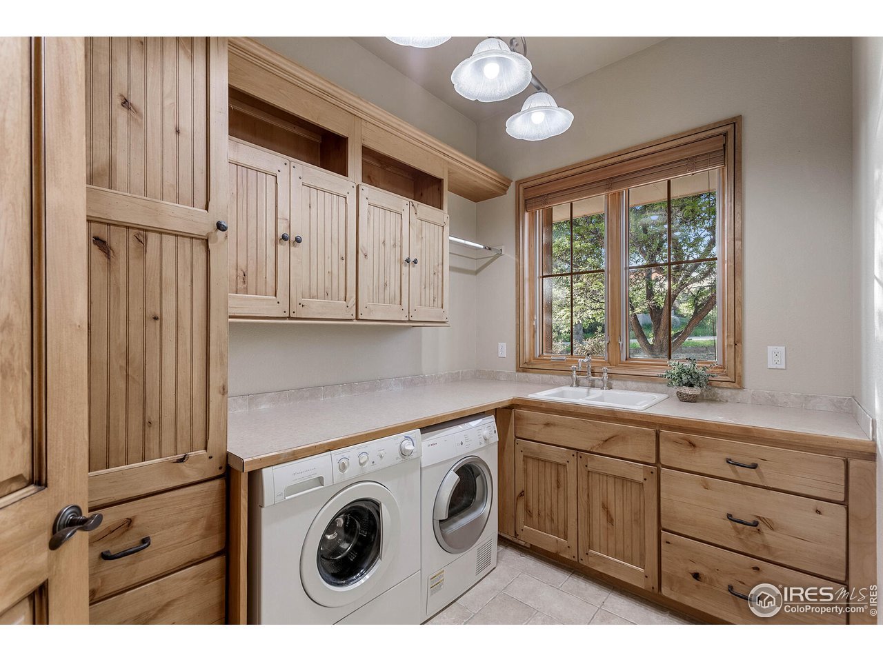 255 Barcelona Dr