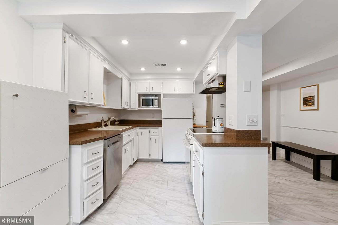 24 Saint Albans St S #7