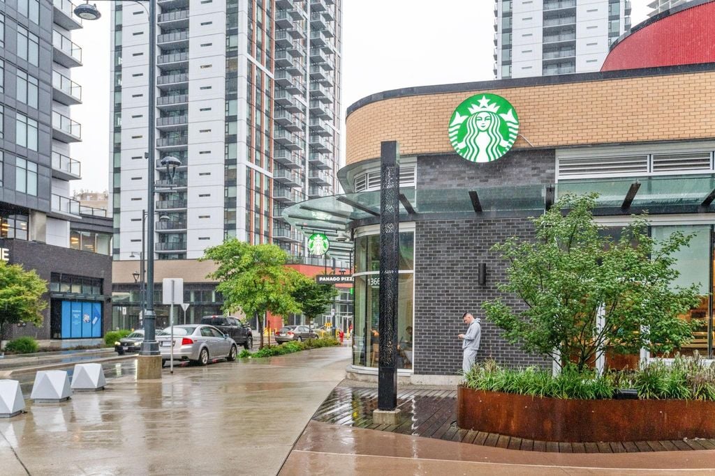 13615 Fraser Hwy, #402