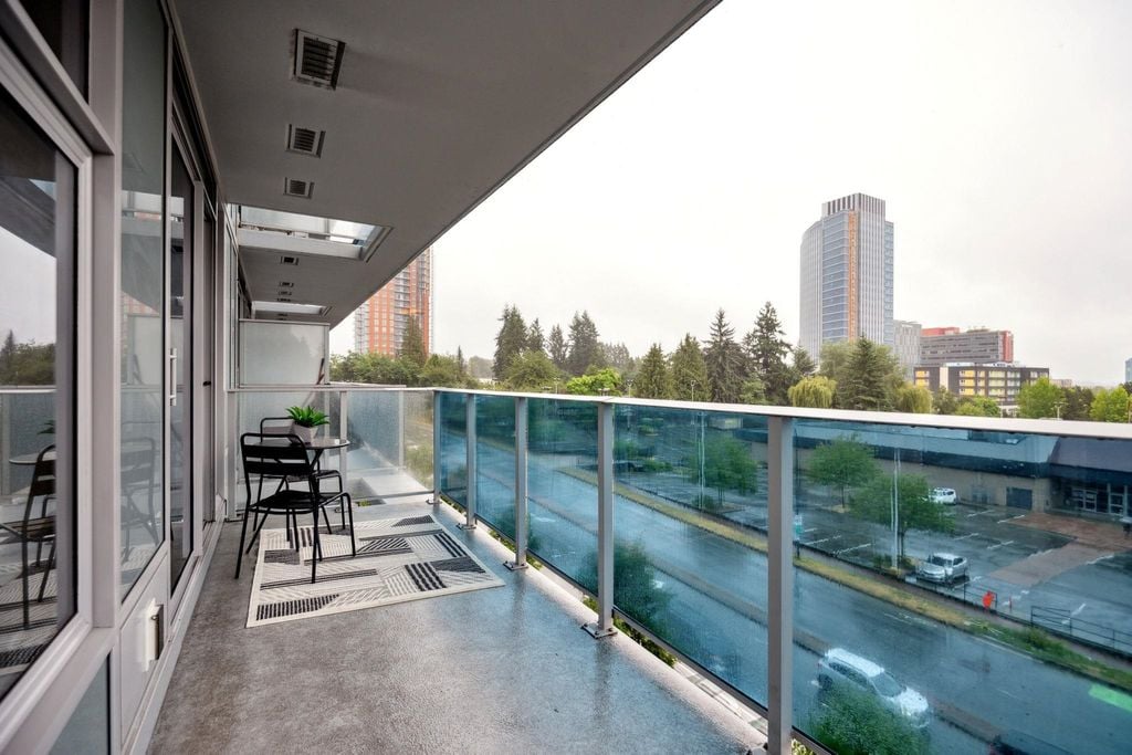 13615 Fraser Hwy, #402