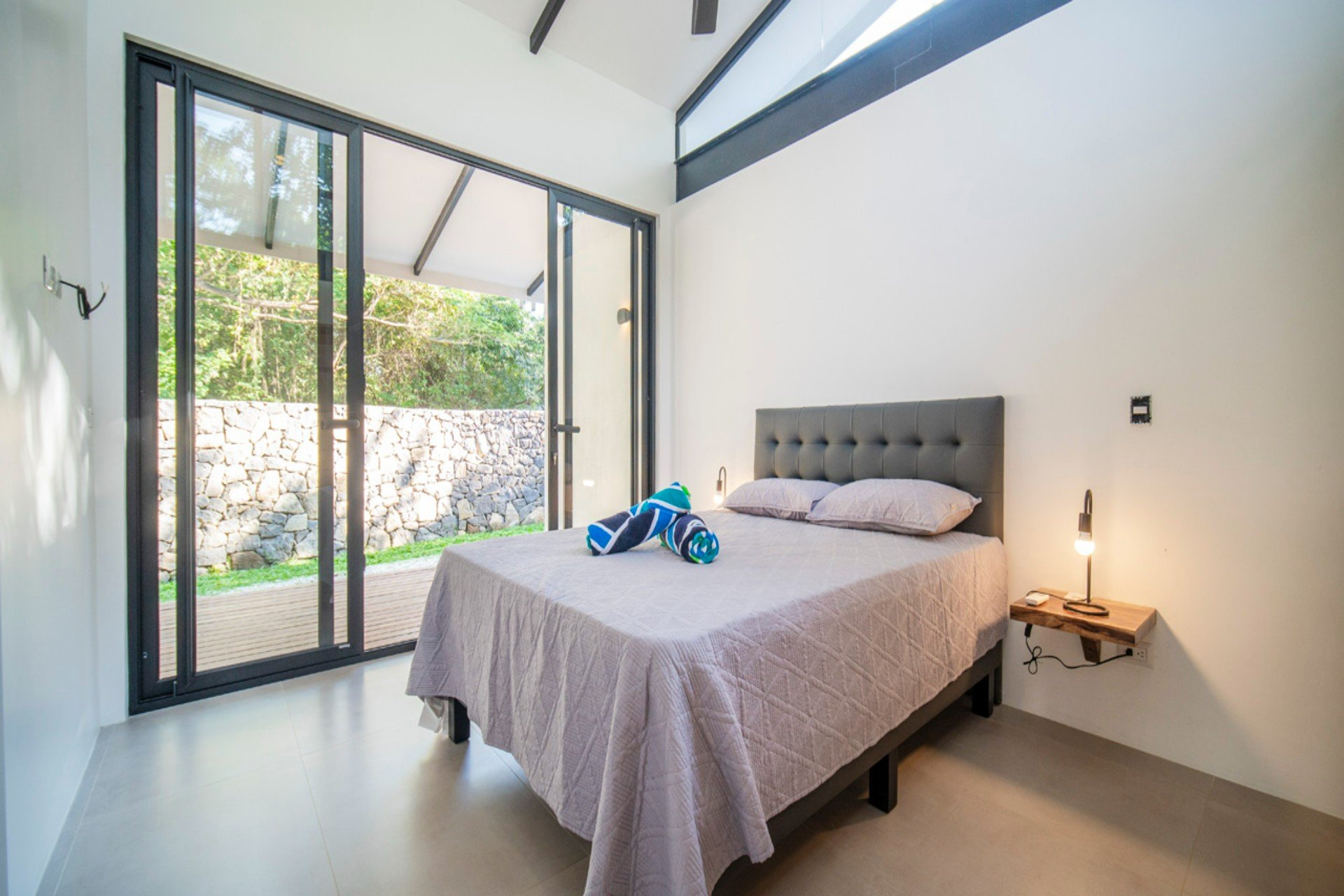 Casa Cenizaro | Elegant 4-Bed Tropical Retreat with Pool in Surfside, Potrero