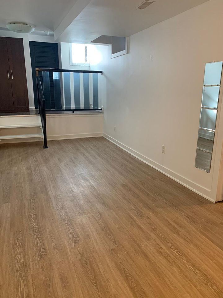 1393 Dundas Street, Toronto