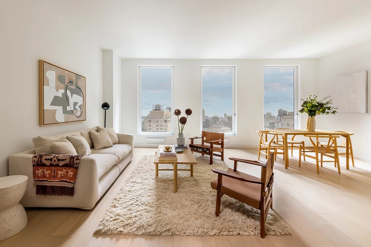 225 West 28th St Unit: 14C
