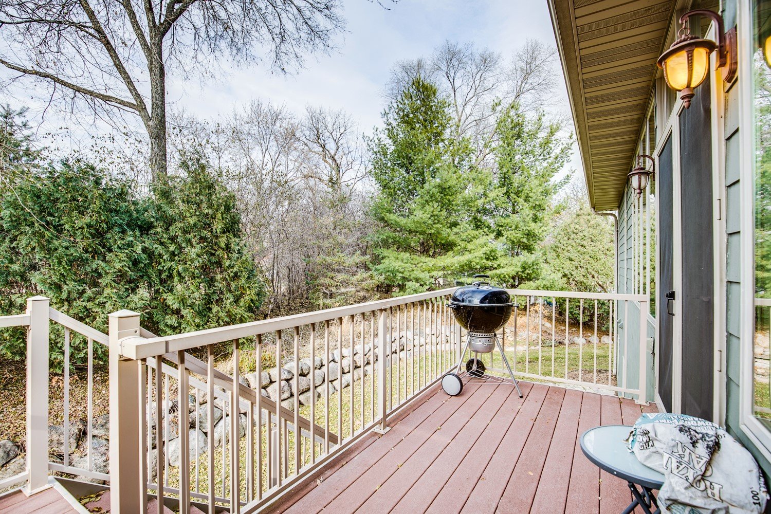 Luxurious Walkout End-Unit in Private Setting