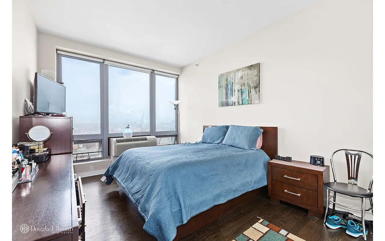 5-49 Borden Ave, #PHC