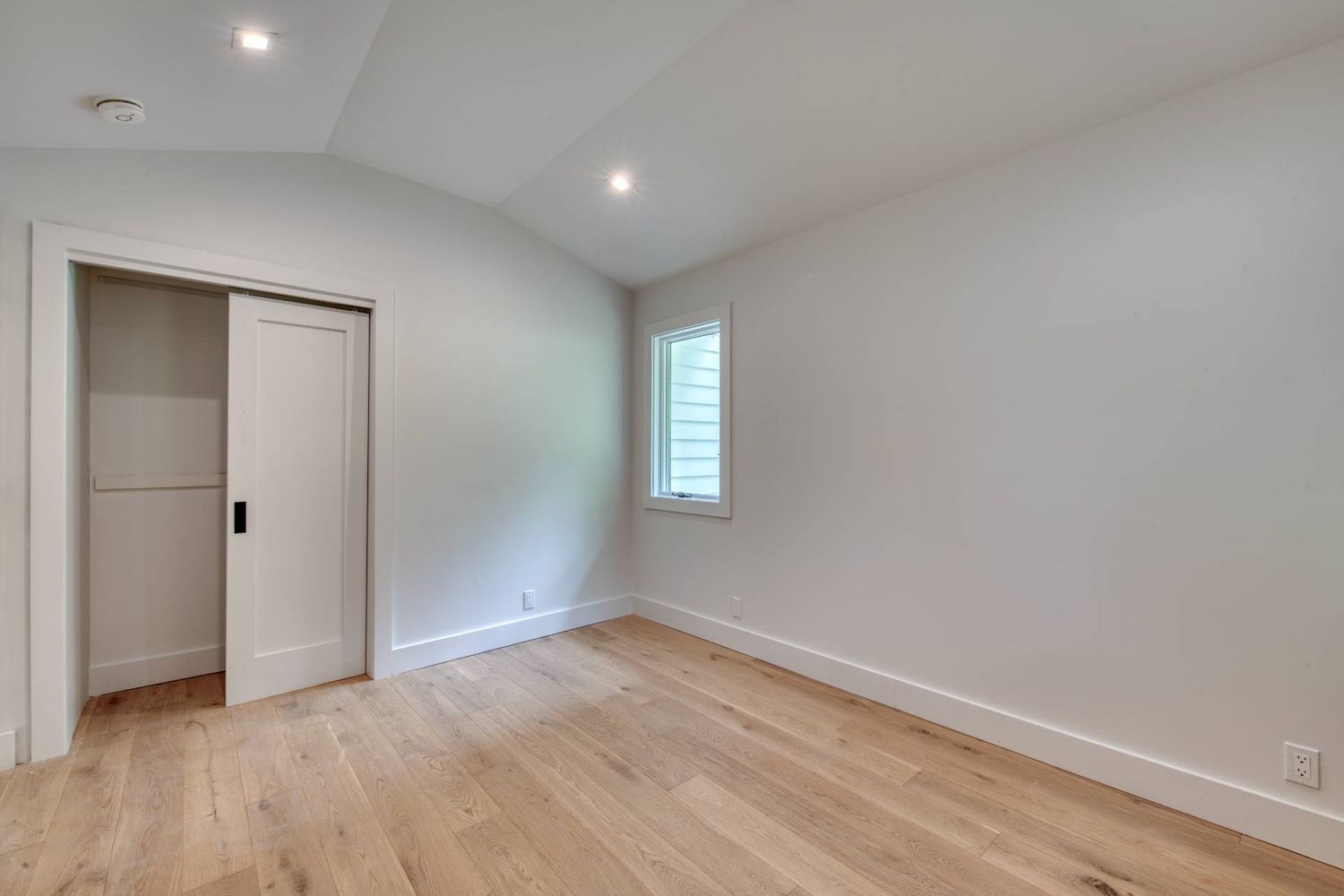 32 Laurel Trail