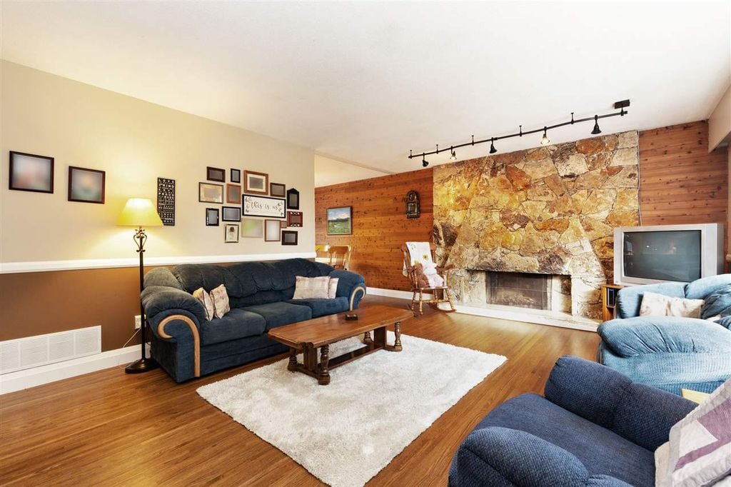 1442 Columbia Ave