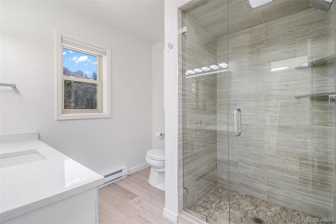 6225 Apache Dr