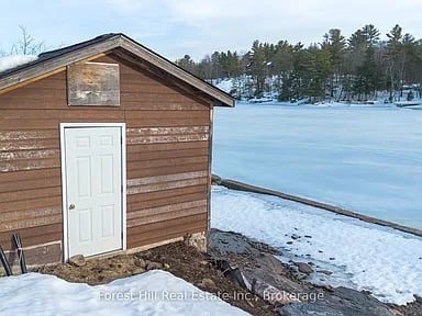 1111 Lakeshore Dr