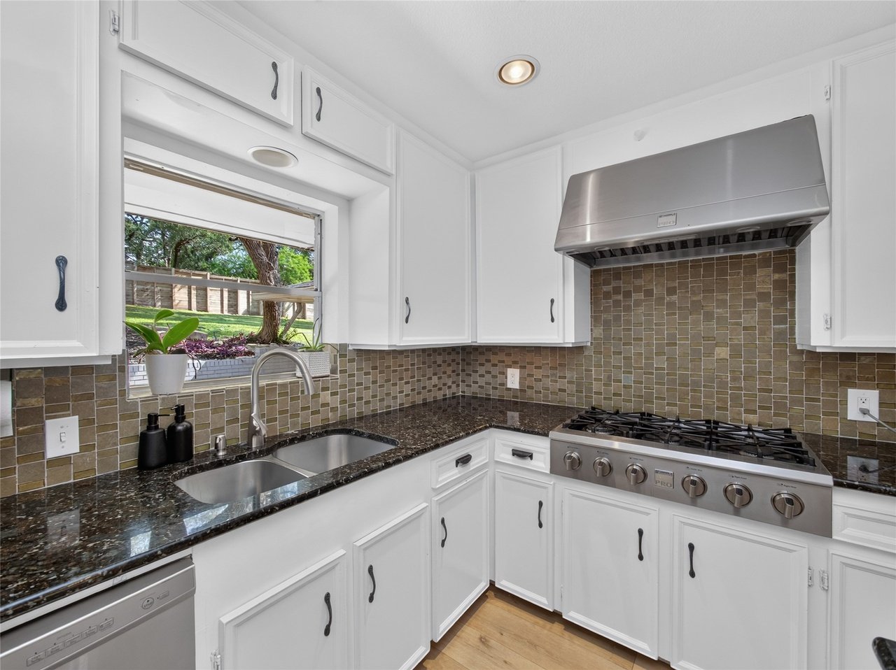 4901 Timberline Dr