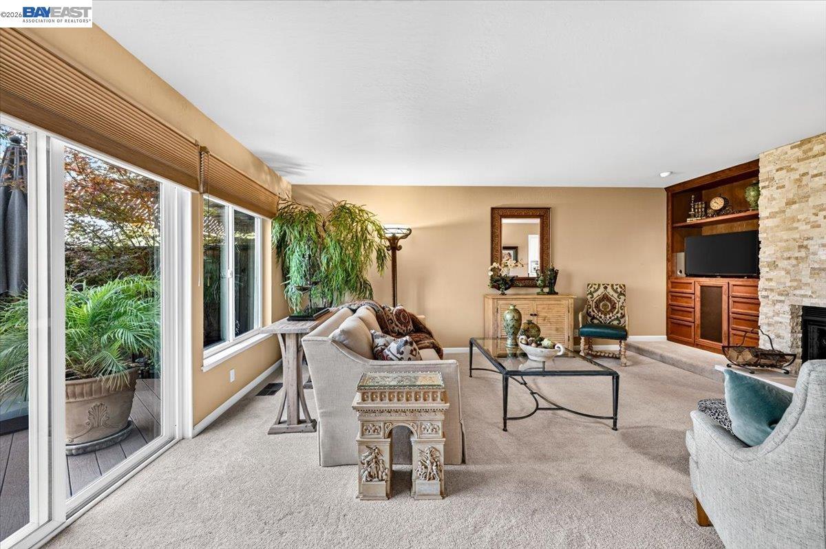525 Silver Oak Ln