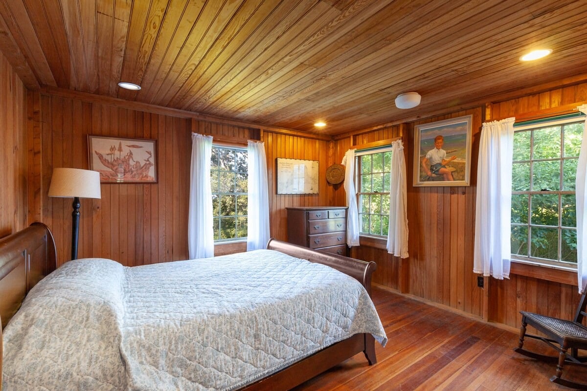 Martha's Vineyard Waterfront Retreat