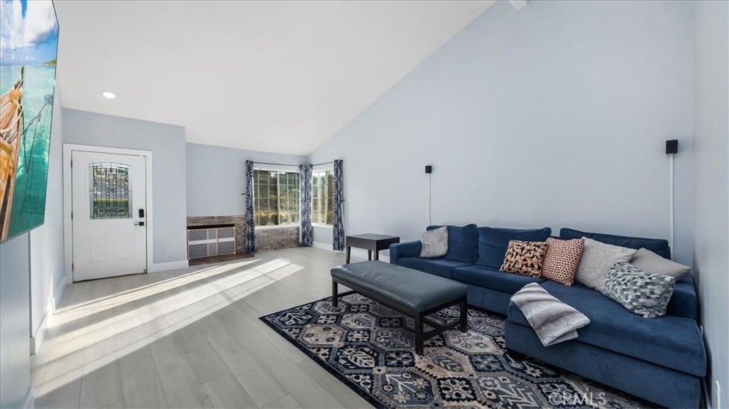 7002 Vista Del Verde