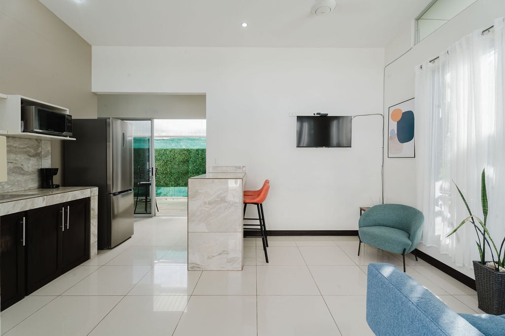 4 Boutique Rental Villas Plus Main House with Private Pool