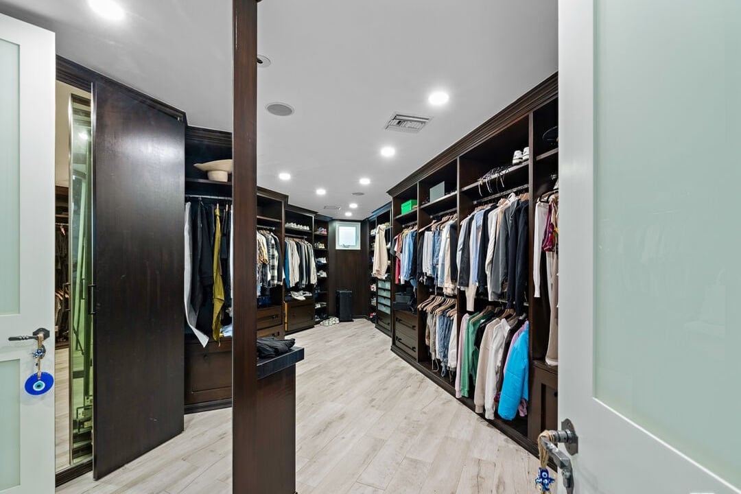 Century Woods Dr, 90067