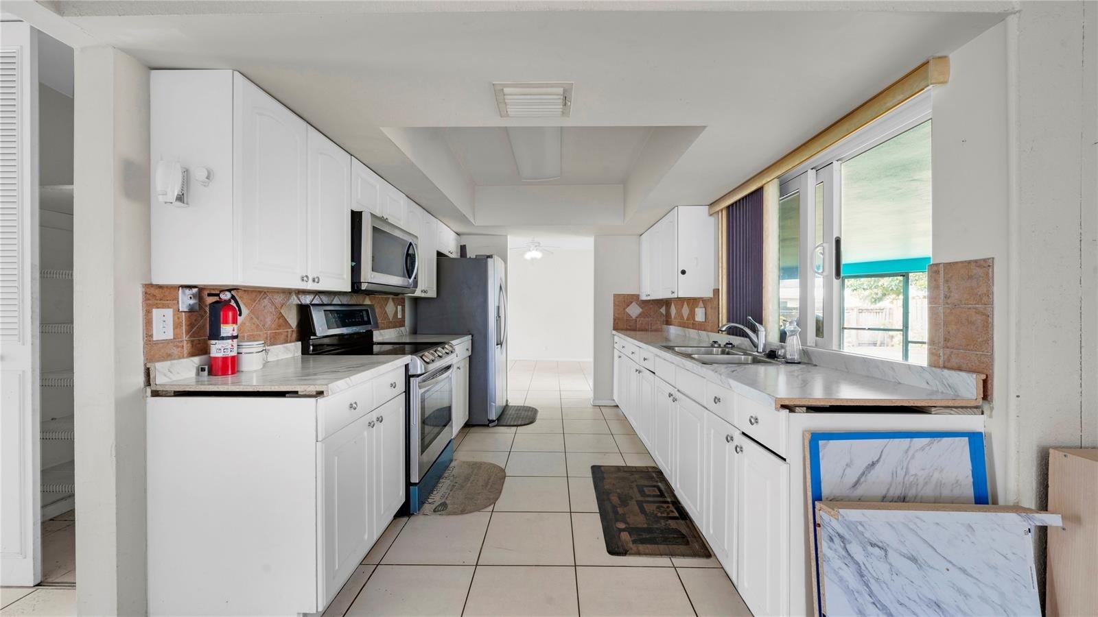 3700 NW 25th St