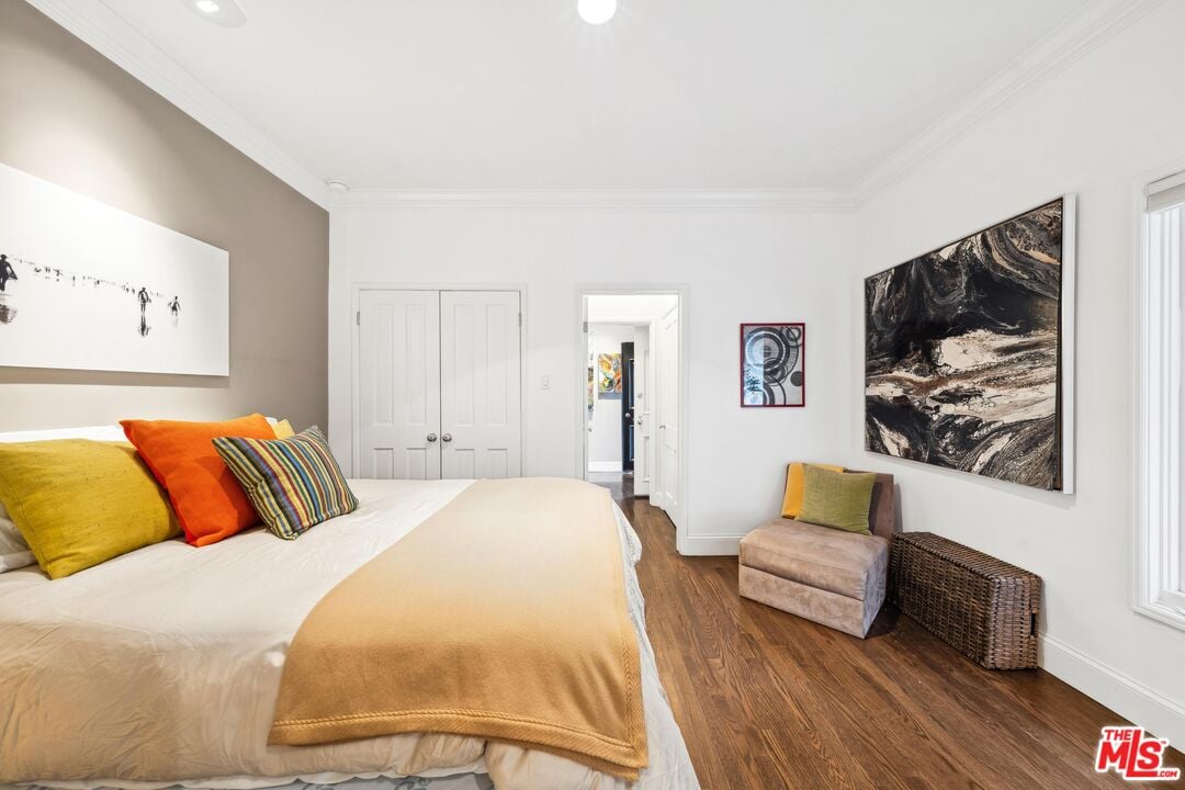 Sierra Mar Dr, 90069