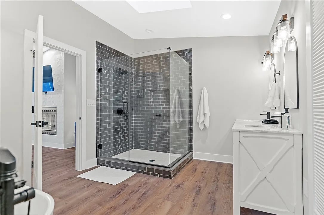 1104 Whitfield Point Rd