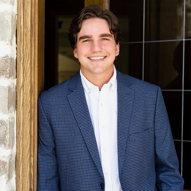 Matt Young Dallas, TX Real Estate Agent Headshot