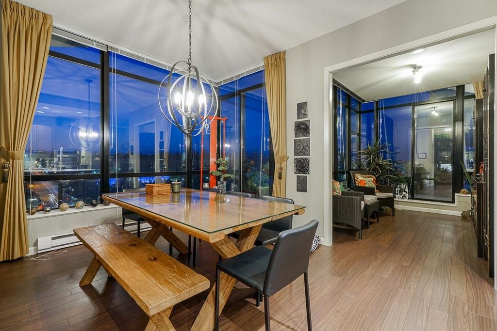 610 Victoria St, #2102
