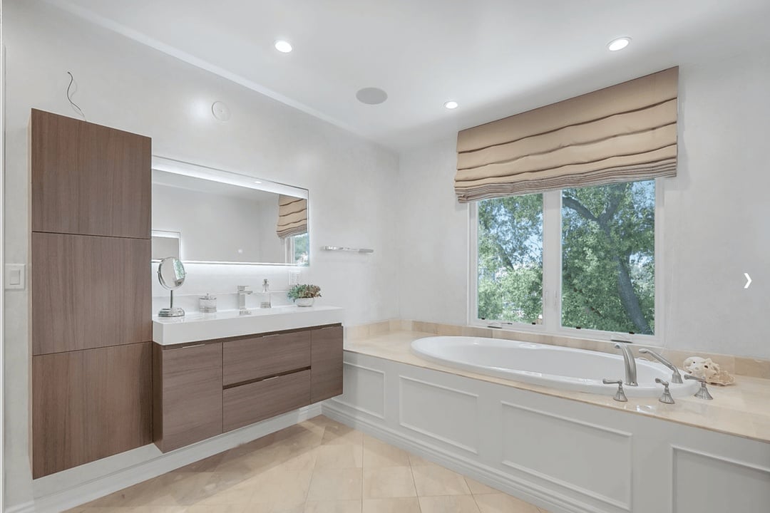 Luxe, Bellagio, 90049