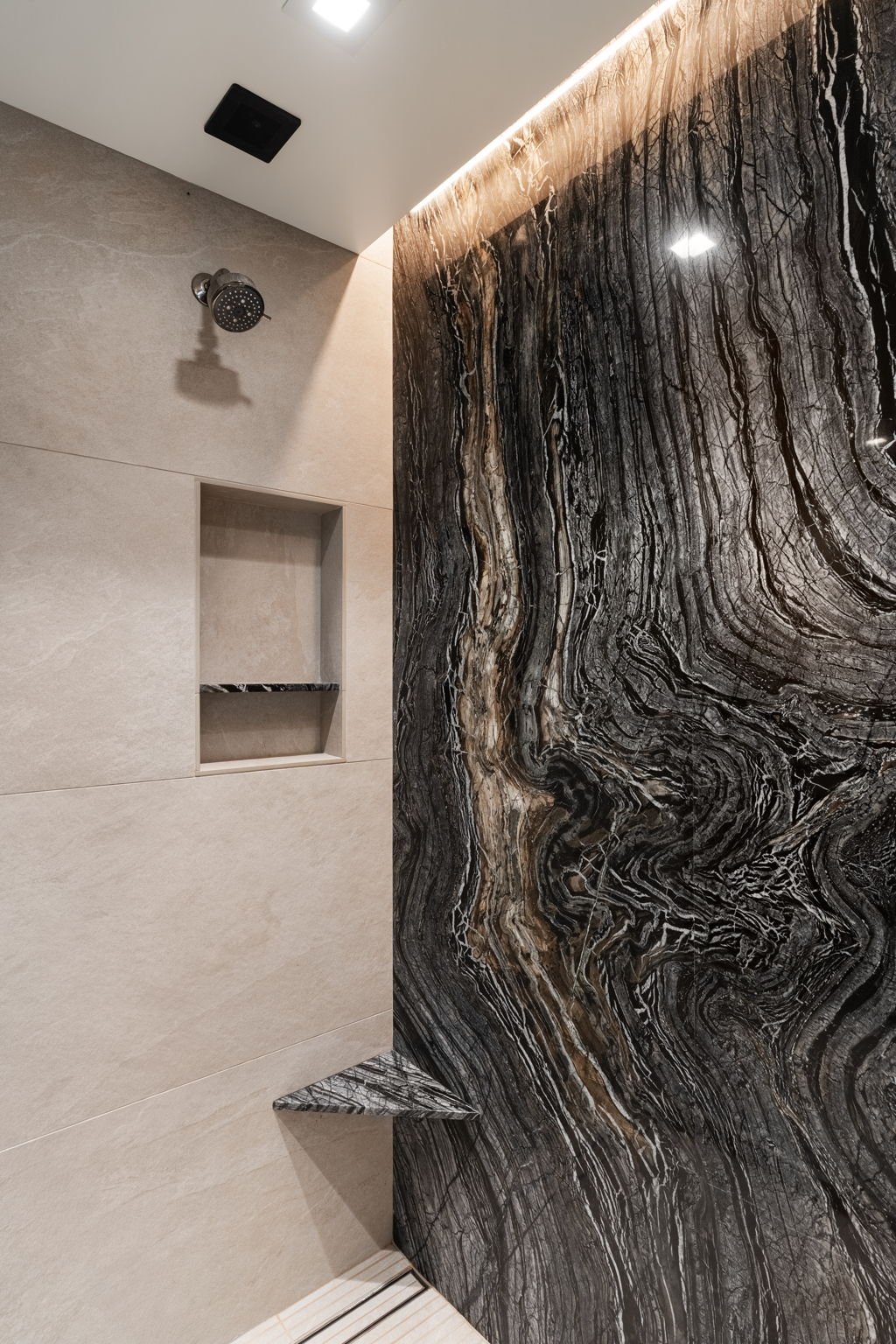 555 Front St, Unit 204