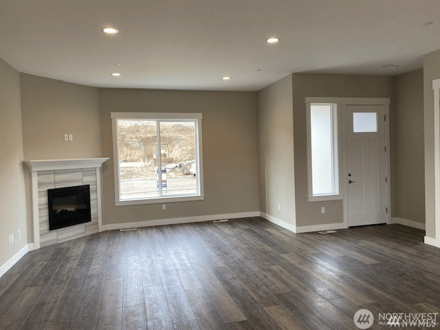 703 W Golf Course Dr