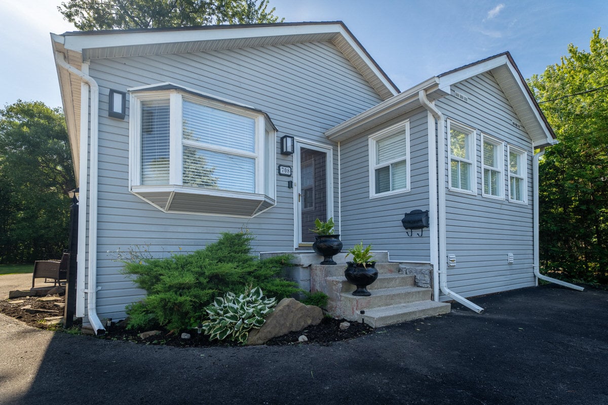 708 Montbeck Cres