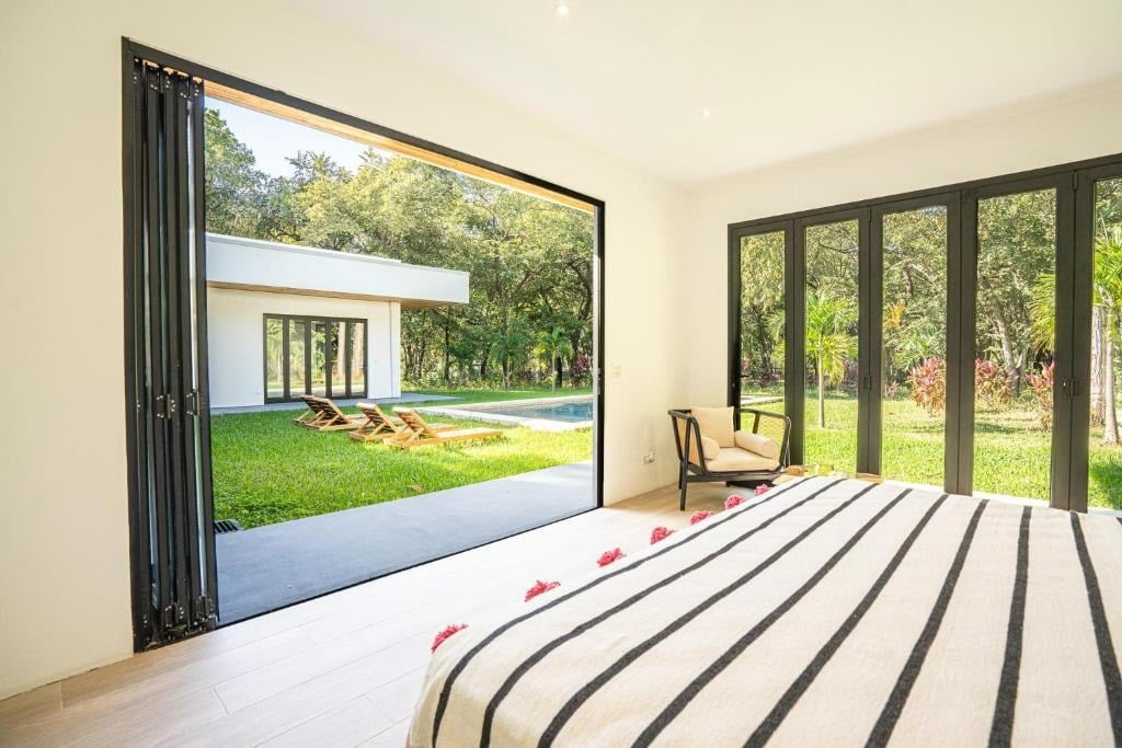 Casa Vista Verde | Contemporary 3-Bed Luxury Home with Pool in Exclusive Catalina Cove