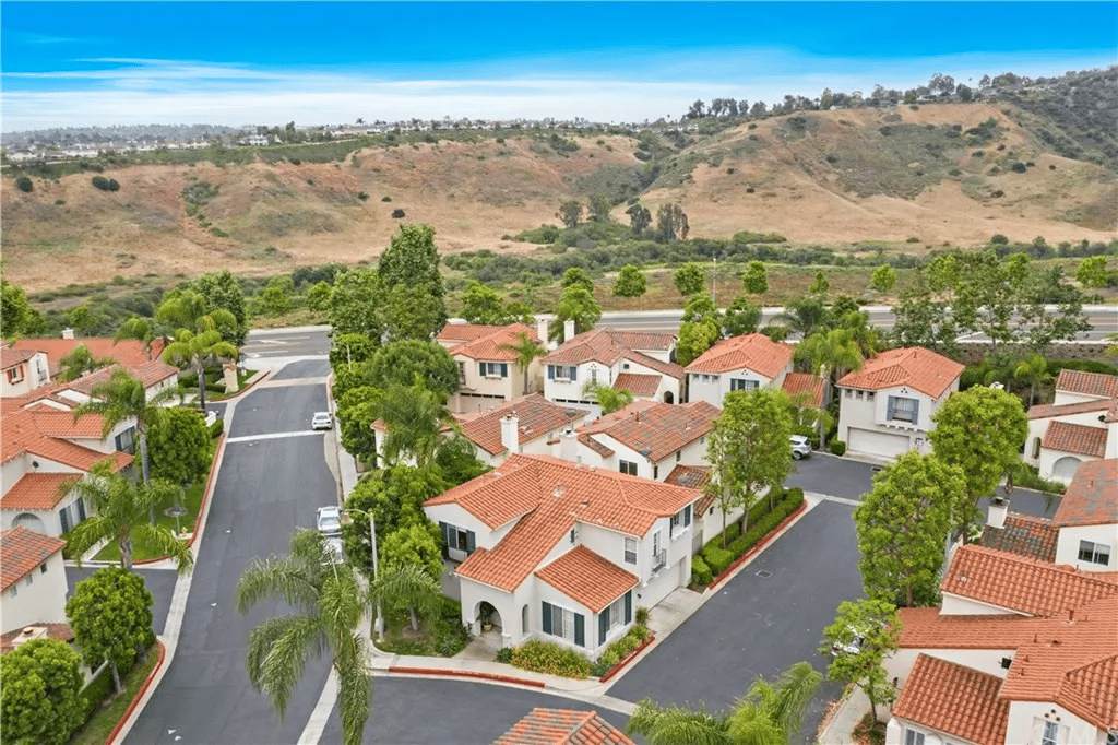 123 Colony Way