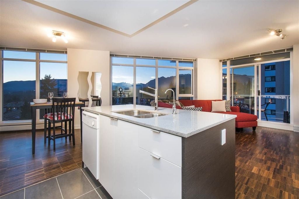 175 W 2nd St, #802