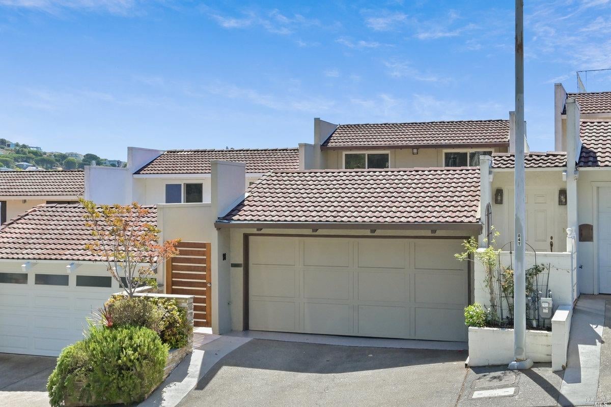 98 Red Hill Cir