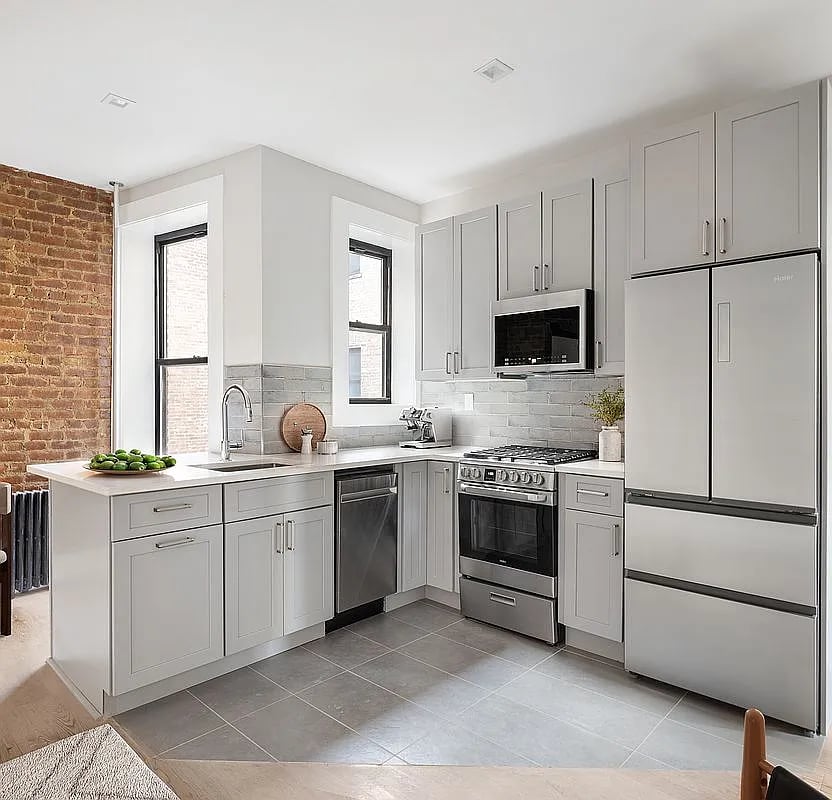 39 Argyle Rd, Apt 4B