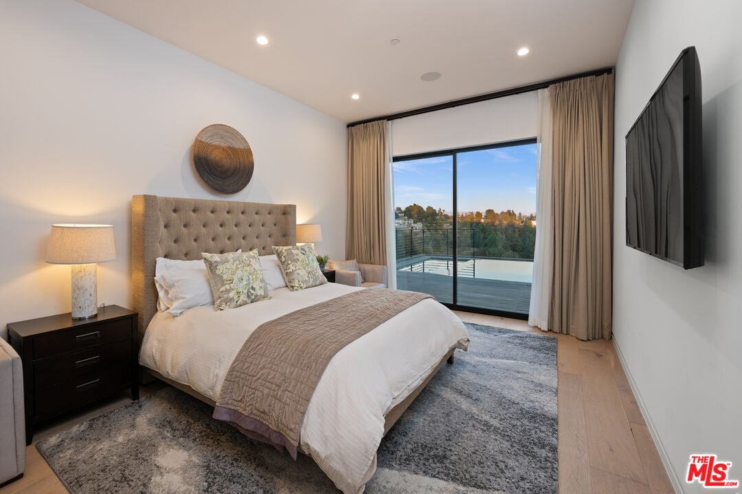 Aurelian Crest, Linda Flora Dr, 90049